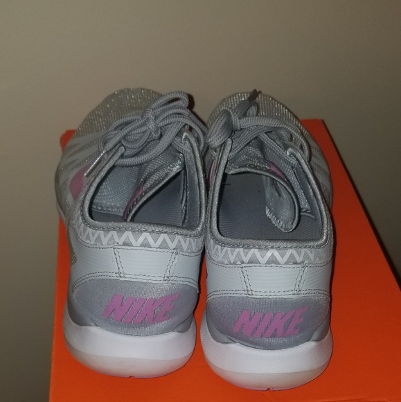 Nike shoes - Picture 4 of 4